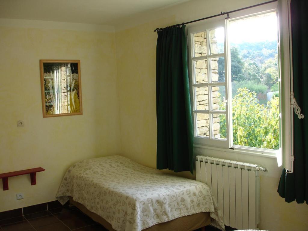 Domaine De La Grange Neuve Otel La Roque-sur-Pernes Oda fotoğraf